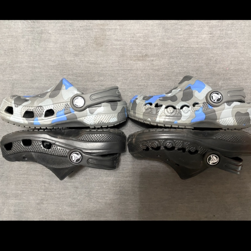 Crocs - 2 pairs